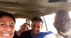 Rentrée de l'équipe en "taxi".